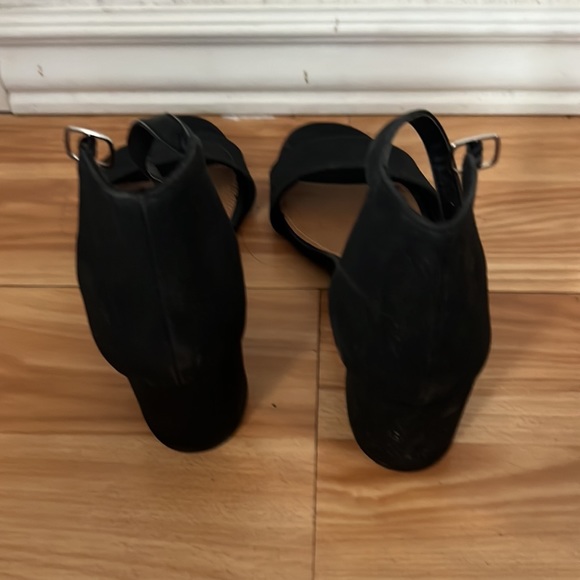 Heels - Picture 2 of 4